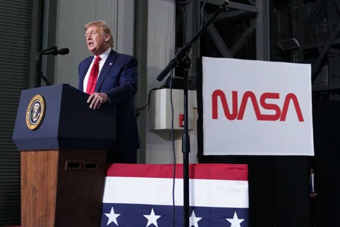 «Секретные файлы» Трампа: невестка рассказала о речи про НЛО, которую президент готовит к «нужному моменту»