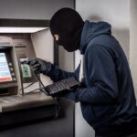 Охота на «джекпот»: ФБР предупреждает о нашествии хакеров на банкоматы по всей стране
