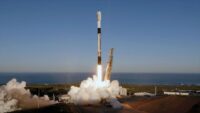 Сбой ускорителя Falcon 9: как это повлияет на срочную миссию к МКС?