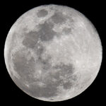 Полнолуние февраля: Снежная Луна, Юпитер и лучи лунных кратеров