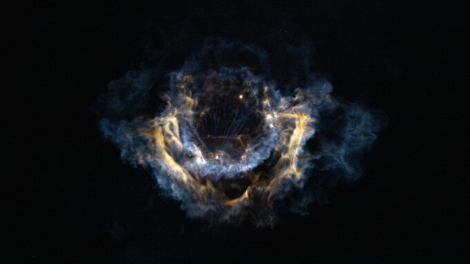 «Космическая медуза» над мысом: NASA показало невероятный снимок старта Crew-12