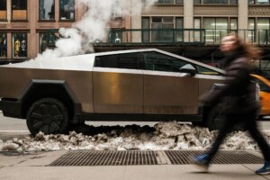 Скидочный «Кибер-бум»: Tesla резко снижает цены на Cybertruck на фоне падения спроса