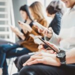 Пойманные в сети: почему мы не можем оторваться от соцсетей и как вернуть себе контроль