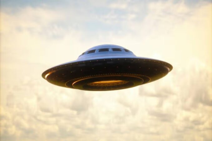 «Это было 100% НЛО»: эксперт Пентагона подтвердил подлинность инопланетного крушения в Розуэлле и рассказал, где спрятаны доказательства