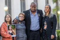 «Нам нужна помощь!» Родители требуют защиты детей от соцсетей после исторических судебных решений против Meta