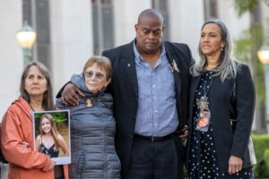 «Нам нужна помощь!» Родители требуют защиты детей от соцсетей после исторических судебных решений против Meta