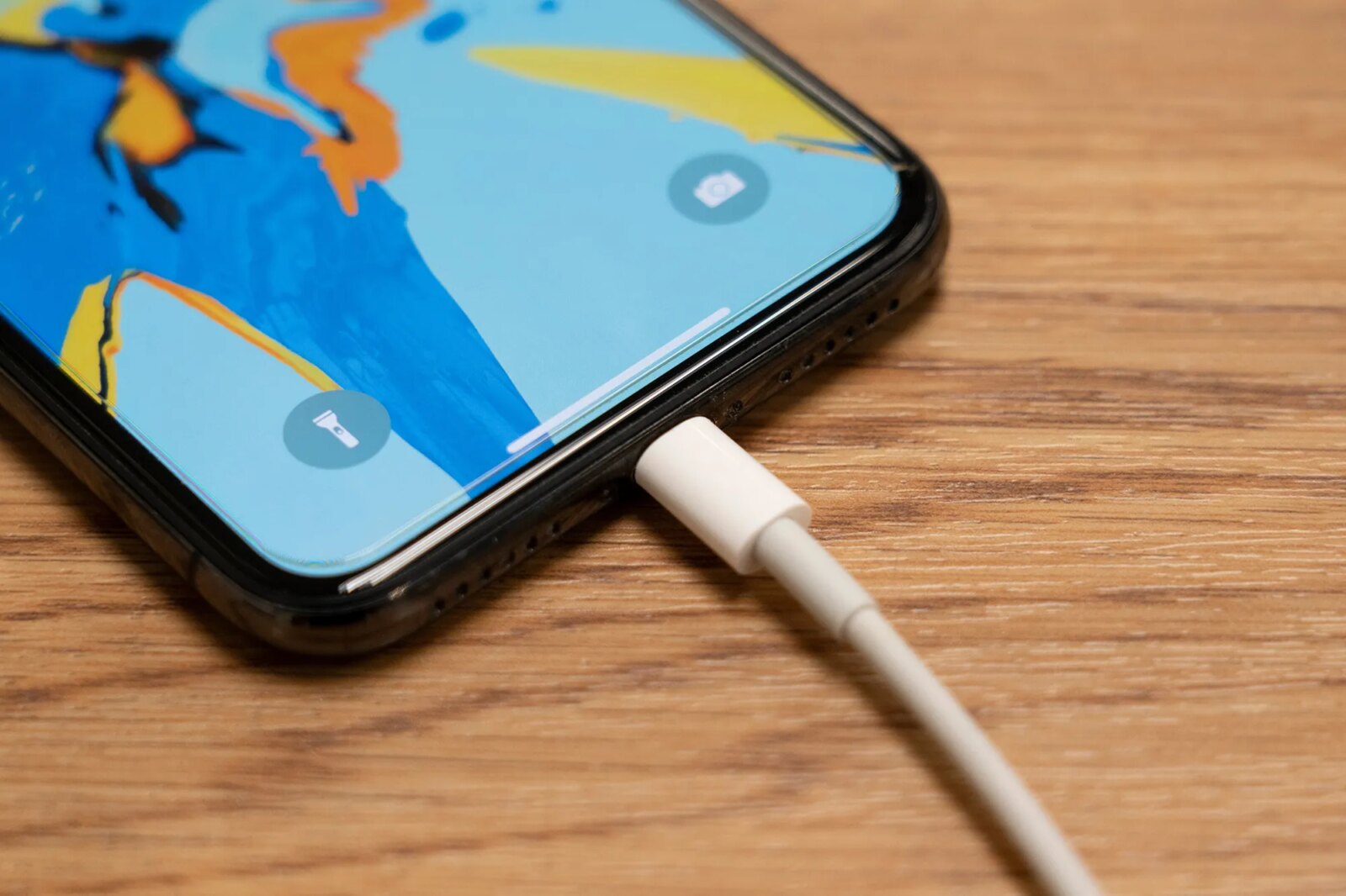 «Спасибо, что не дала мне умереть»: пользователи iPhone нашли уморительный способ заставить телефон разговаривать с ними