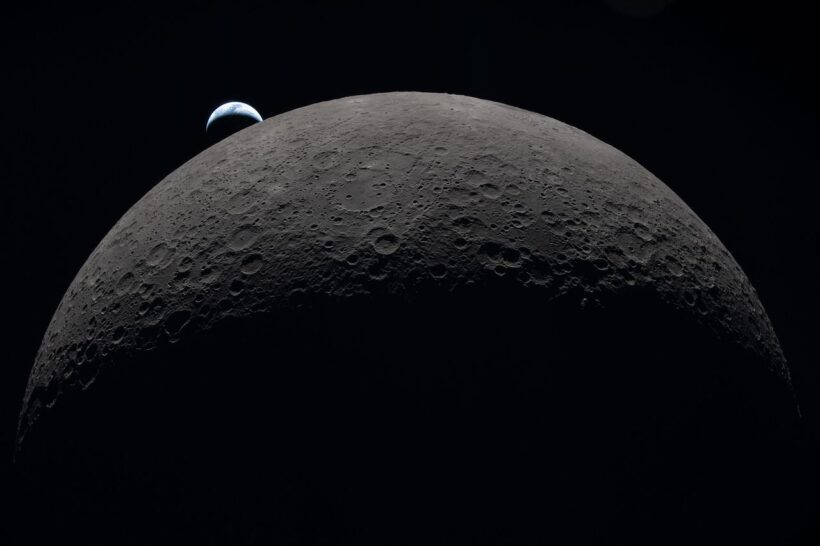 Экипаж Artemis 2 заснял неожиданные микрометеоритные удары на обратной стороне Луны