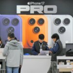 «Боже, какой урод»: фанаты Apple уже хоронят iPhone Fold за полгода до выхода