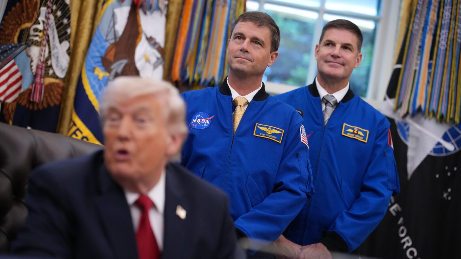 Астронавты Artemis 2 встретились с Трампом в Овальном кабинете: похвала, шутки и ни слова о Луне