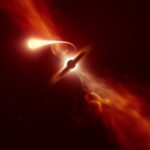 Космическое несварение: почему черные дыры «рыгают» спустя годы после обеда