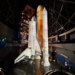 Вертикальный шаттл: Endeavour встал в стартовую позицию в новом музее Лос-Анджелеса
