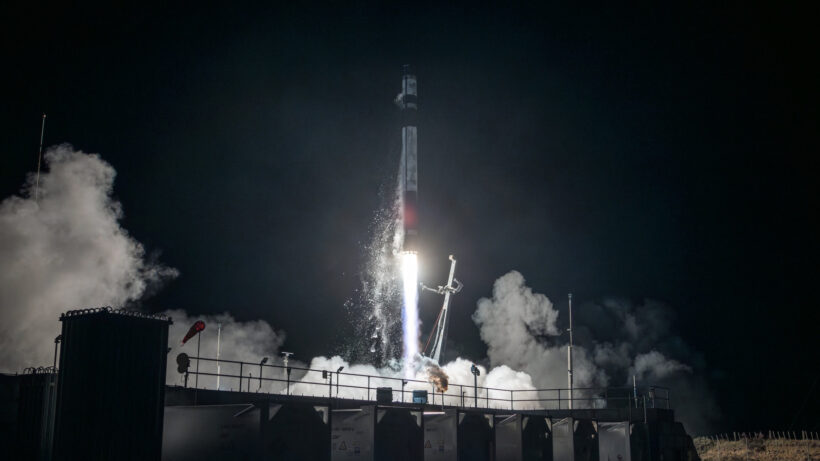 Десять «сов» на орбите: Rocket Lab расширяет всевидящую группировку Synspective Подзаголовок: Юбилейный запуск Electron выводит на орбиту радарный спутник, способный видеть сквозь тьму и облака