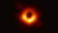 Быстрее скорости света: новый взгляд на джет черной дыры M87*