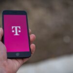 Без связи и в SOS: T-Mobile рухнул по всей Америке — более 62 000 жалоб за час