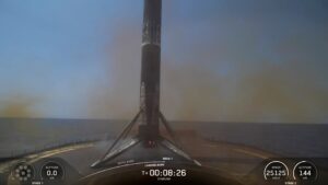 18-й полёт ветерана: SpaceX запустила очередную партию Starlink на ракете, возившей астронавтов