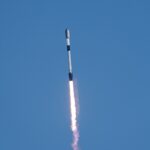 Шестнадцатый полет ветерана: SpaceX запустила 24 спутника Starlink с калифорнийского побережья