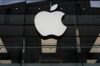 Apple против OpenAI: битва титанов началась с письма не тому азиату