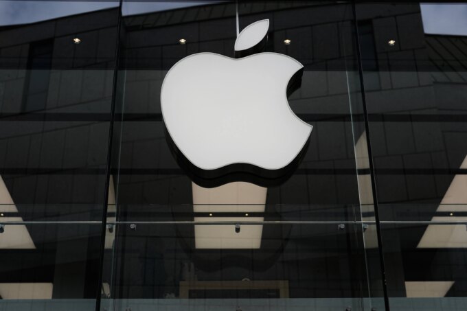 Apple против OpenAI: битва титанов началась с письма не тому азиату
