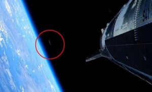 «Корабль-матка НЛО» на трансляции SpaceX: что это было?