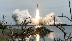 100-й пилотируемый полет NASA: 28 лет назад шаттл Endeavour установил веху космической эры