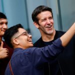 Джон Тернус перестраивает Apple: отказ от традиционных циклов и ставка на ИИ
