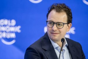 Anthropic запретила грубить своему ИИ: защита прав Claude или признак корпоративного безумия?
