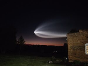 «Космическая медуза»: как запуск Falcon 9 озарил небо над Восточным побережьем США