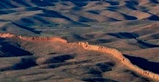 Что скрыто в пустыне Гоби? Тайна Стены Чингисхана